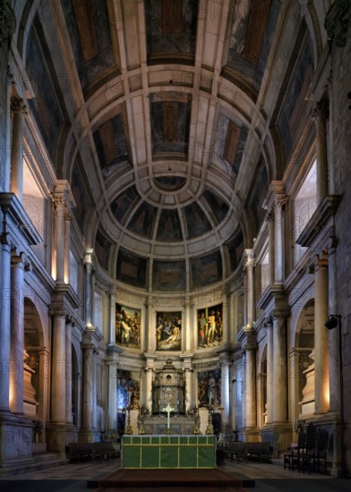 Interior view, choir, altar, monastery church Igreja Santa Maria de Belém, Hieronymites monastery