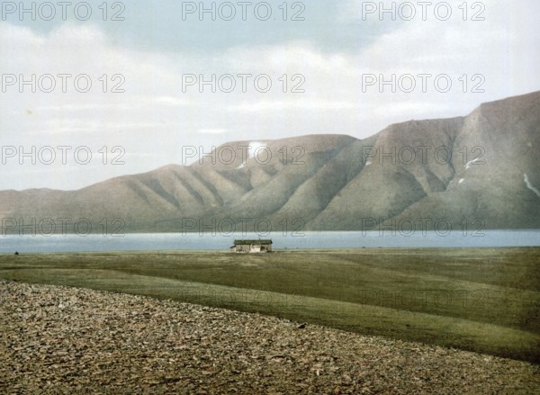 Advent Bay, Adventdalen, an approximately 30 km long U-valley on the island of Spitsbergen in