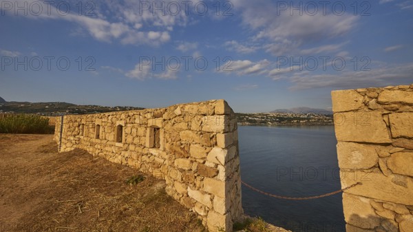 Fortezza, Venetian sea fortress, fortress wall, gap in wall, sea, cordon, blue sky, few grey-white