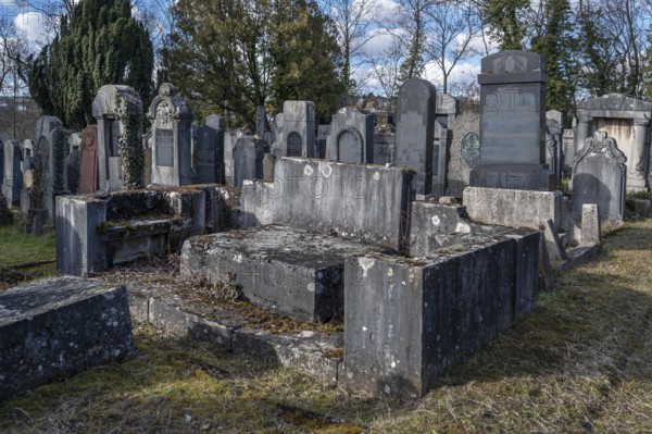 Old graves at the Israeli cemetery, inaugurated in 1882, Werner-von Siemens Str. 2, Würzburg, Lower