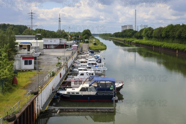 Hamm, North Rhine-Westphalia, Germany, landscape on the Datteln-Hamm Canal, in front Yacht-Club