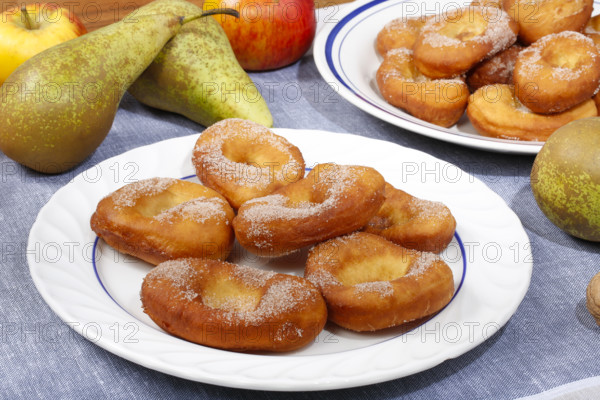 Swabian cuisine, harvest cakes, dessert, dessert, fat baked goods, doughnuts, fried food, lard