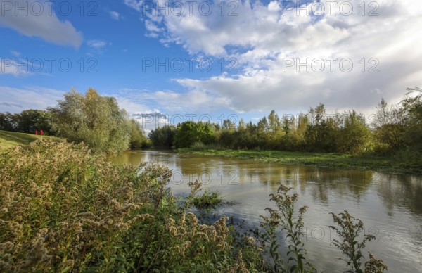 Bergkamen, Ruhr area, North Rhine-Westphalia, Germany, autumn landscape on the Seseke. The