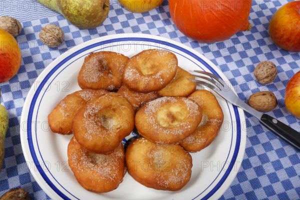 Swabian cuisine, harvest cakes, dessert, dessert, fat baked goods, doughnuts, fried food, lard