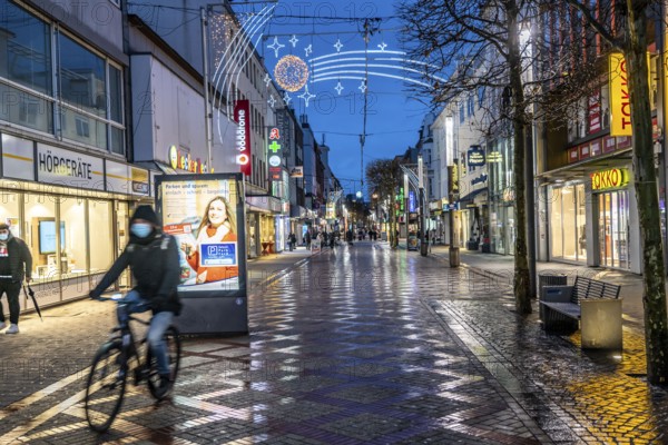 Gelsenkirchen city centre, pedestrian zone, Bahnhofstraße, during the Corona crisis, lockdown in