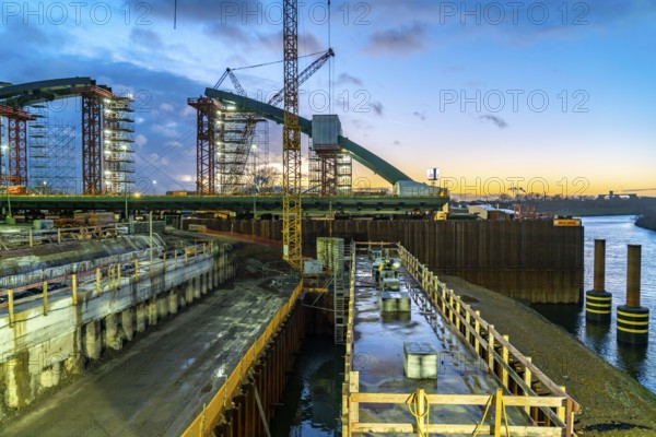 New construction of the Karl Lehr Bridge in the port of Duisburg-Ruhrort, over the Ruhr and the
