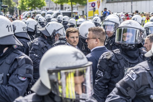 Riots in the run-up to the AFD party conference in Essen, demonstrators try to prevent AFD