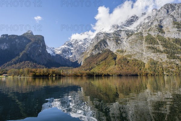 Königssee with Watzmann massif, autumnal mountain landscape reflected in the lake, Berchtesgaden
