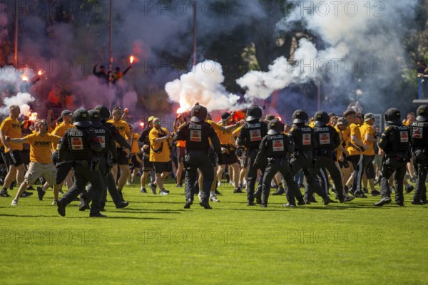 Football 3rd division, 2024/25 season, matchday 37: Waldhof Mannheim v Dynamo Dresden***Pure
