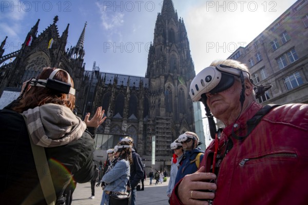Timeridego, virtual city tour with VR glasses, on various topics, virtual reality time travel into