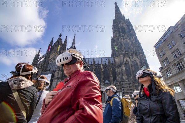 Timeridego, virtual city tour with VR glasses, on various topics, virtual reality time travel into