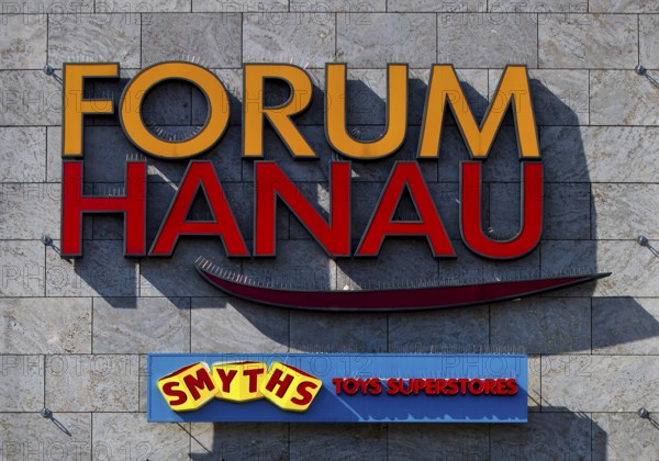 Façade of Forum Hanau with company logos at the shopping centre, Freiheitsplatz, Hanau, Hesse,