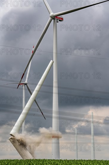 Demolition of the tower of a 20 year old wind turbine, in the Werl wind farm, 5 old Enercon E-66