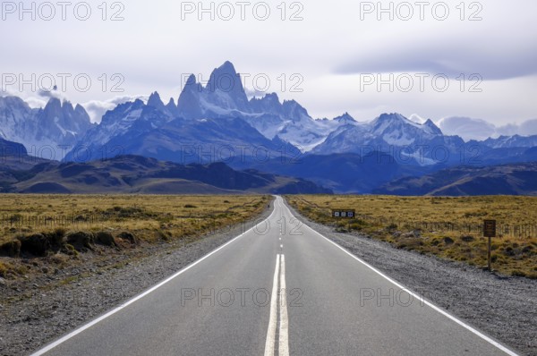 El Chaltén, Patagonia, Argentina, A country road with little traffic heading towards El Chaltén and