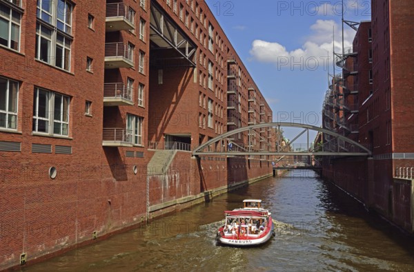 Europe, Germany, Hamburg, Speicherstadt, Kehrwiederfleet, barge, canal cruise, Hamburg, Hamburg,