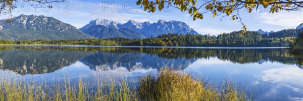 Barmsee, behind it the Karwendel mountains, Werdenfelser Land, Upper Bavaria, Bavaria, Germany,