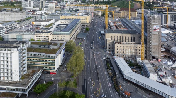 Arnulf-Klett-Platz, Stuttgart Central Station with Bonatzbau. Construction site Stuttgart 21.