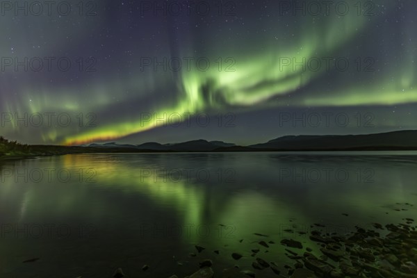 Northern lights, aurora borealis, reflection, lake, mountains, twilight, autumn, Torneträsk,