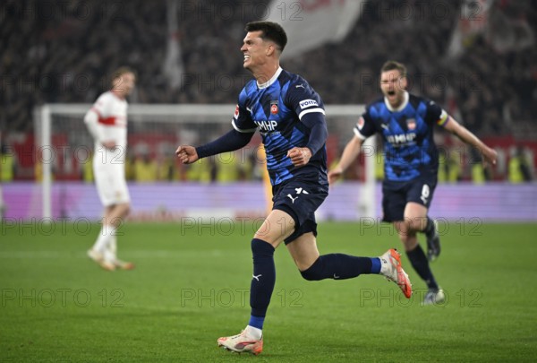 Goal celebration Gesture Gesture Mathias Honsak 1. FC Heidenheim 1846 FCH (17) Patrick Mainka 1. FC