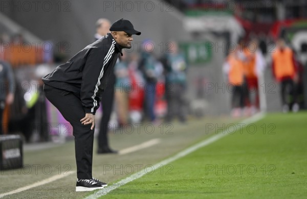 Coach Vincent Kompany FC Bayern Muenchen FCB watches the match from the sidelines, WWK Arena,