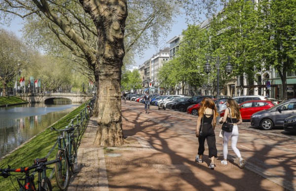 17.04.2020, Düsseldorf, North Rhine-Westphalia, Germany - Königsalle, shopping street with few