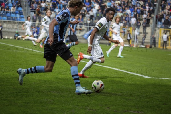 Football 3rd division, season 2024/25, matchday 33: Waldhof Mannheim vs. 1860 Munich***On the ball: