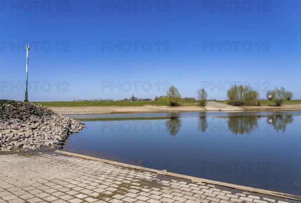 The village of Schenkenschanz, belongs to Kleve on the Lower Rhine, 9 tenths of the district are in