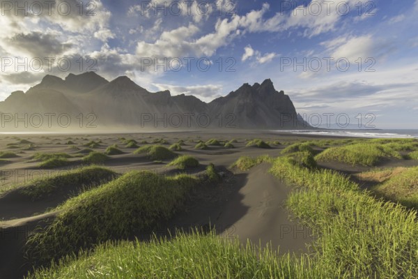 Vestrahorn, Vesturhorn, scree mountain made of gabbro and granophyre rocks, part of the Klifatindur