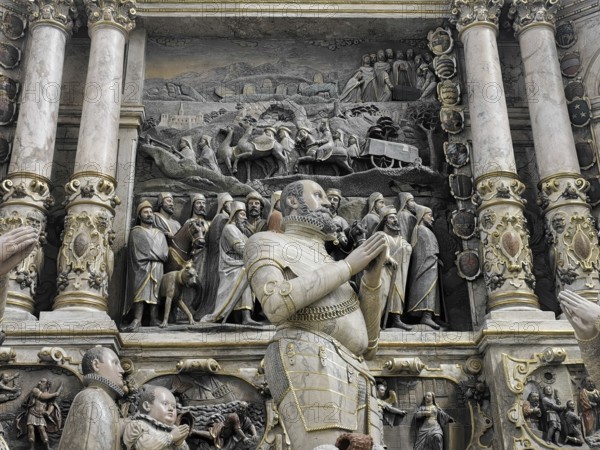 Epitaph, alabaster tomb, praying group of figures, Morizkirche, Evangelical Lutheran Town Church of