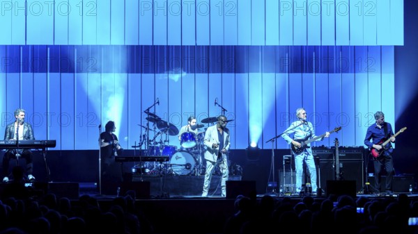 Andrew Roachford (keyboarder), Tim Howar (singer), Nicholas Nic Collins (drummer), Andrew Roachford
