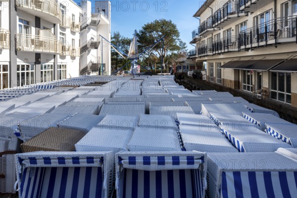Beach chairs on the promenade, transport to the beach, Binz, Rügen, Mecklenburg-Vorpommern,