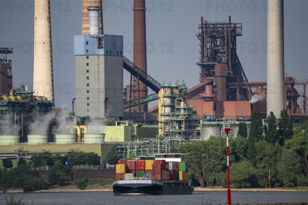 Rhine near Duisburg Bruckhausen, Marxloh, Thyssenkrupp Steel steelworks, blast furnaces, sintering