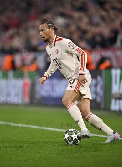 Leroy Sané FC Bayern Munich FCB (10) Action on the ball Champions League, Allianz Arena, Munich,