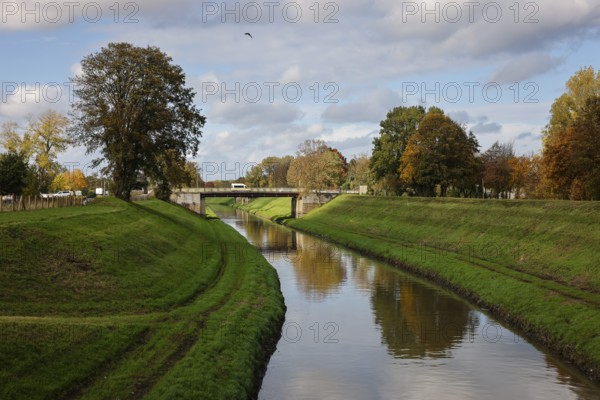 28.10.2020, Oberhausen, Ruhr area, North Rhine-Westphalia, Germany - Emscher, in this not yet
