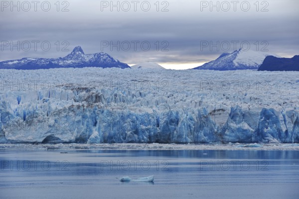 The Brüggen Glacier, with a length of around 66 kilometres, is the longest glacier in the southern
