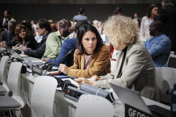 Annalena Baerbock (Buendnis 90 Die Gruenen), Bundesaussenministerin, Jennifer Lee Morgan,