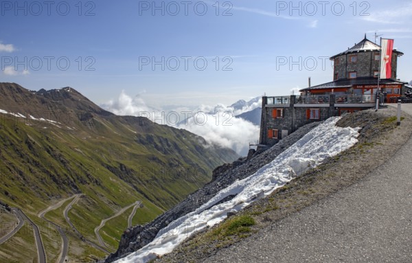 Right historic mountain hotel Hotel Restaurant Bar Gasthof Alpengasthof in Tibetan architectural