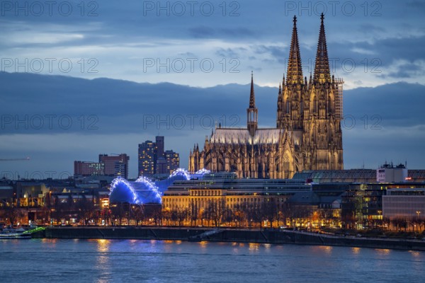 Skyline of Cologne, with the cathedral, Musical Dome theatre, on the Rhine, North Rhine-Westphalia,