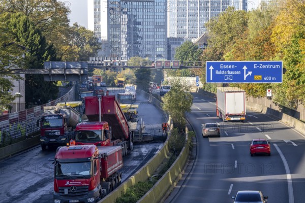 New whisper asphalt surface for the A40 motorway, in the city of Essen, direction Dortmund, 95, 000