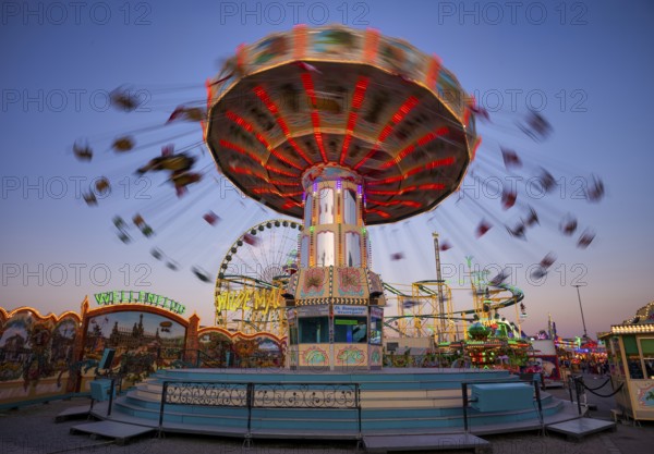 Chain carousel, Cannstatter Wellenflug, Ferris wheel, high ride, rides, motion, motion effect, neon