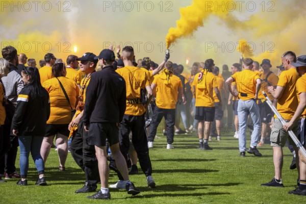 Football 3rd division, 2024/25 season, matchday 37: Waldhof Mannheim vs Dynamo Dresden***Pure