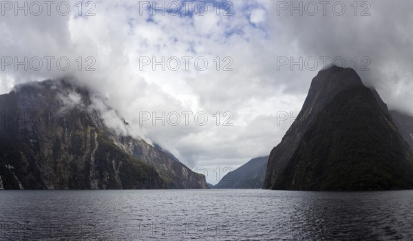 Kreuzfahrt, Milford Sound, Fiordland National Park, Neuseeland