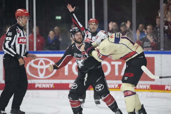 LanxessArena, Cologne, North Rhine-Westphalia, Joshua Currie (Cologne Sharks, #18), Ryan Stoa