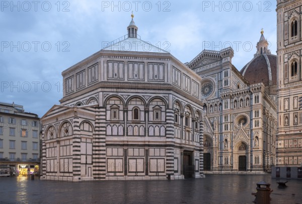 Florence, Firenze, Cathedral, Duomo Santa Maria del Fiore, Baptistery San Giovanni from southwest,