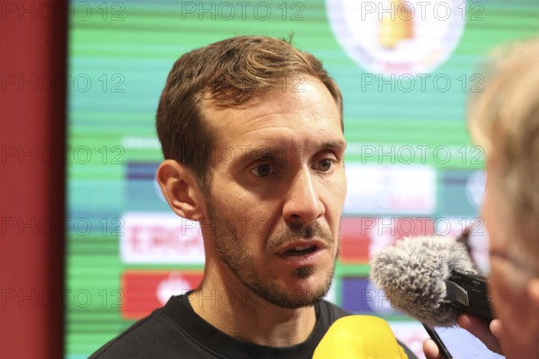 Head coach / coach Julian Schuster (SC Freiburg) at the press conference, PK after the match for