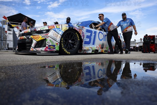Daniel Hemric takes to the track to qualify for the Coke Zero Sugar 400 in Daytona, FL, USA,