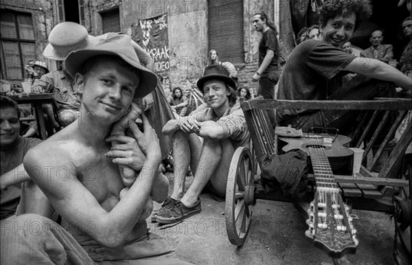 Germany, Berlin, 22 June 1991, courtyard party at the squat at Auguststraße 10, KULE (Kunst und