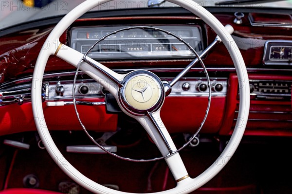 Vintage Mercedes-Benz 220 S cabriolet, built in 1957, 2195 cc, 100 hp, 160 km/h, close-up of the