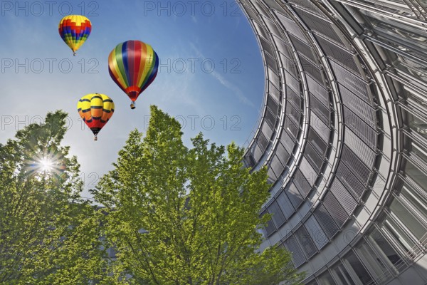 Composing tethered balloons, the -Thirtyfive- building at Maximilianstraße 35, Altstadt-Lehel,