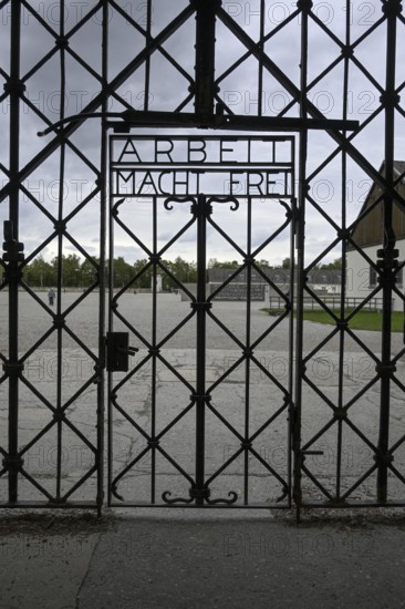 Tor tor with lettering Arbeit macht frei, former Dachau concentration camp, now a concentration